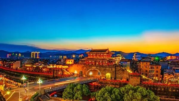 武汉蔚然旅游探秘宝典