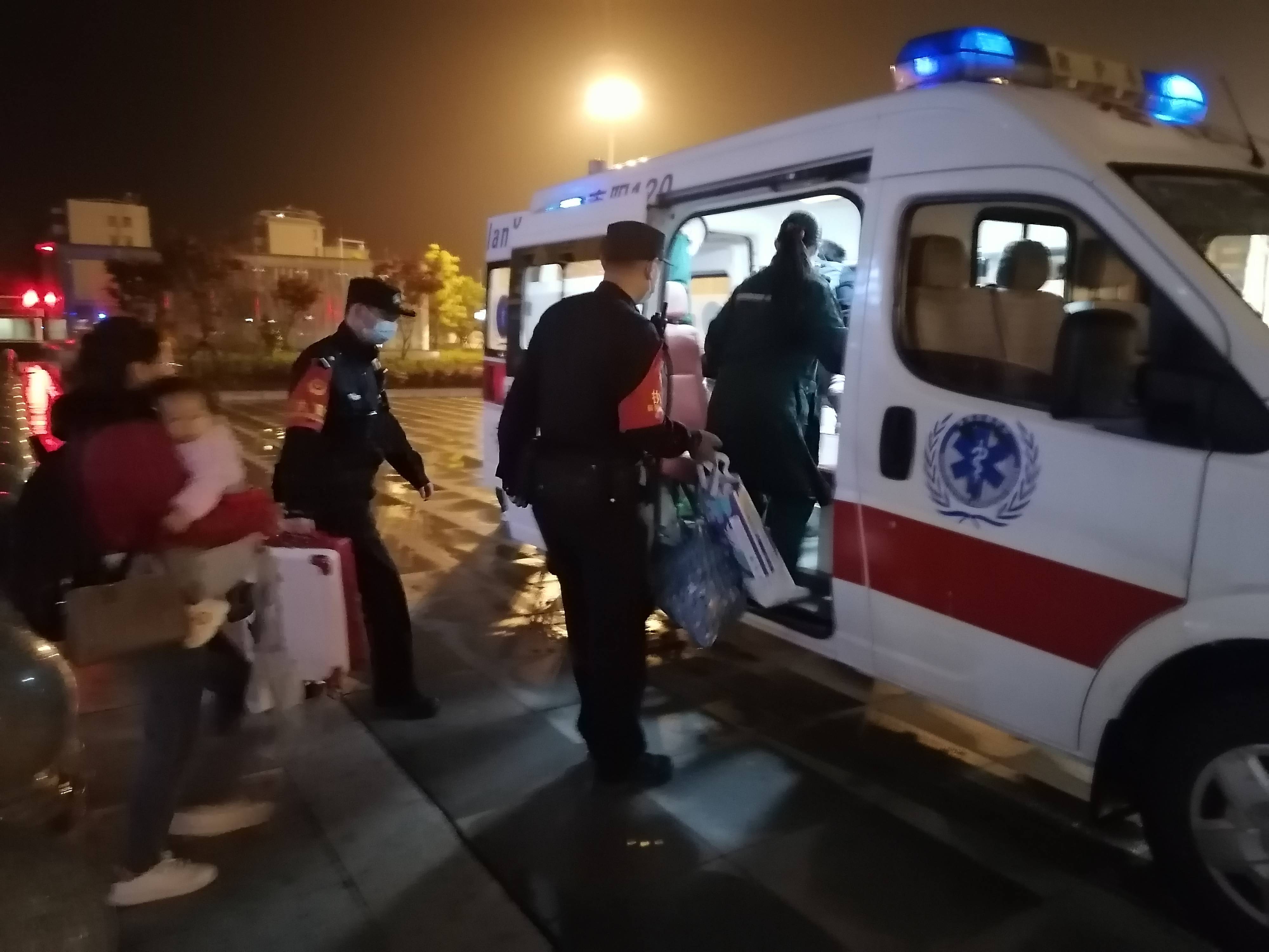 旅客乘坐车突发疾病，列车乘客突发疾病 