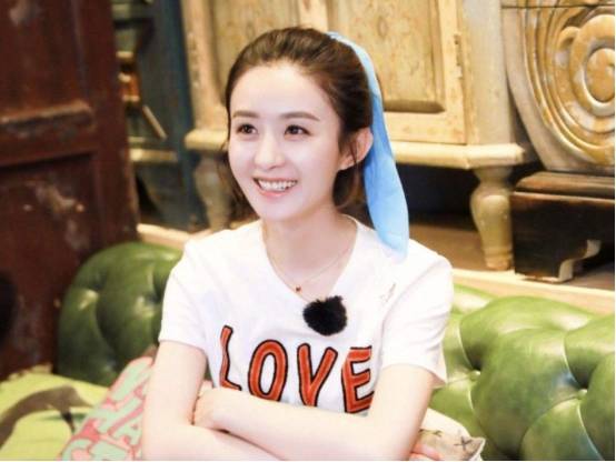 女明星的餐桌礼仪，美食与镜头的优雅展现